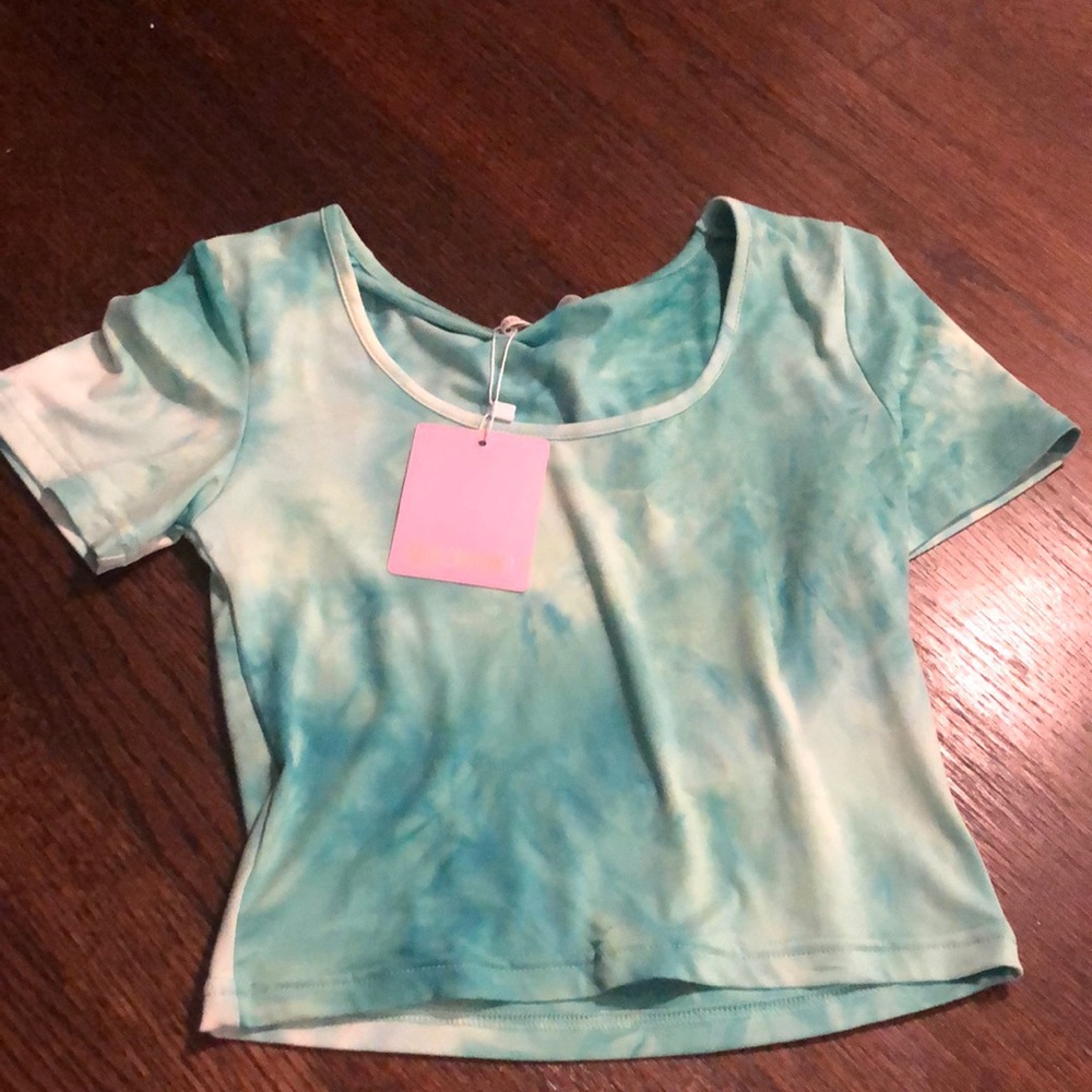 Green tie-dye top